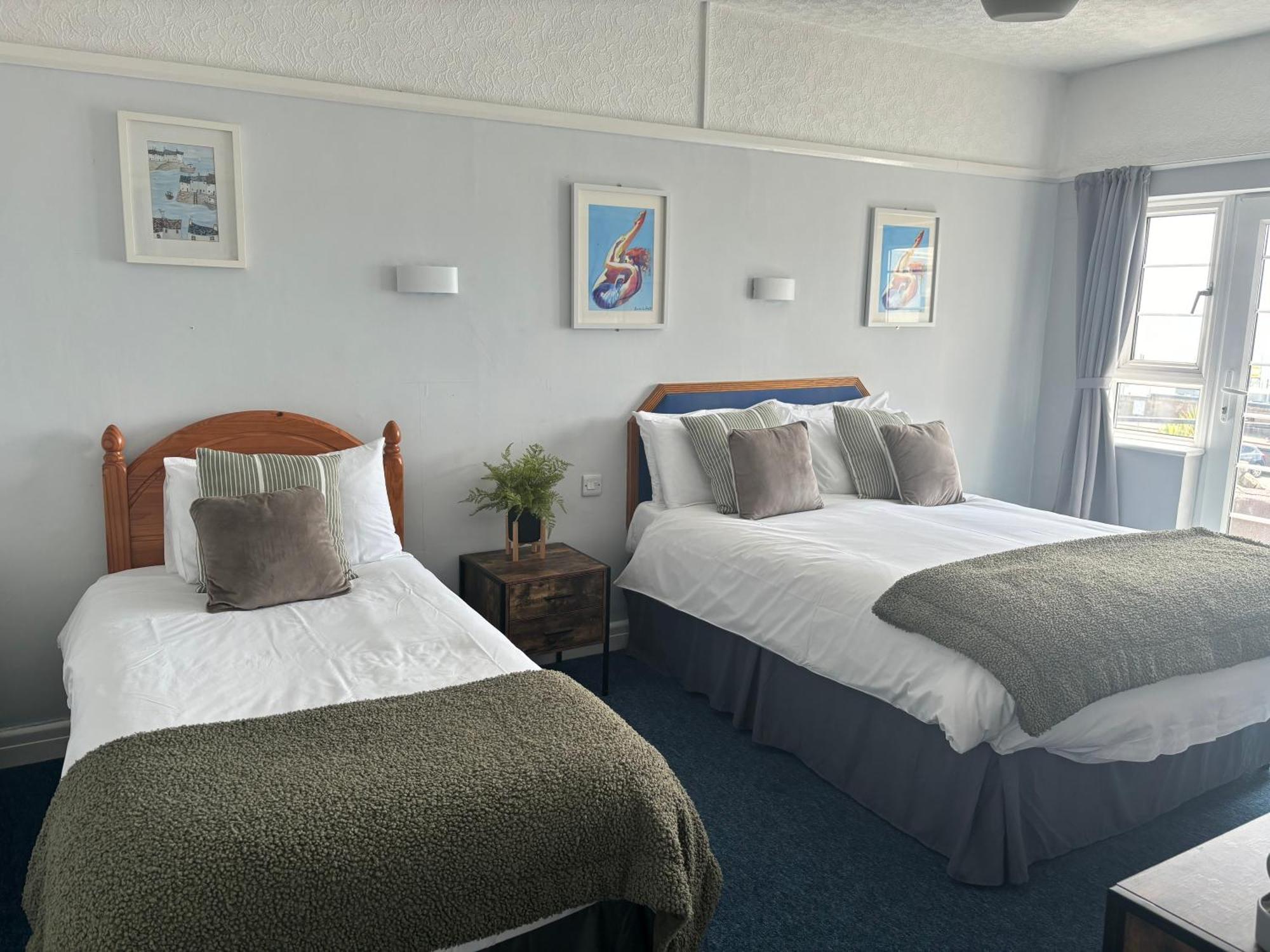 The Yacht Inn Пензанс Экстерьер фото